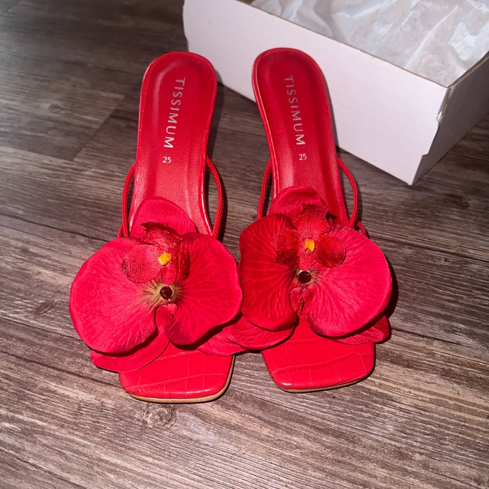 TIS Orchid Heel - Brand New